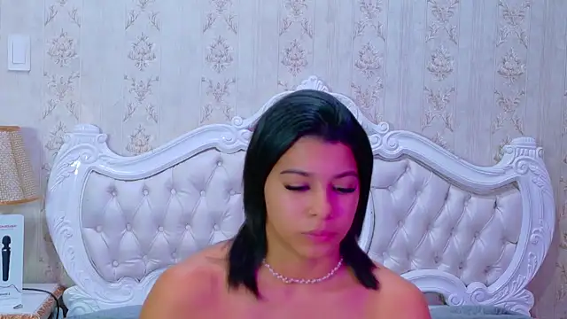 TiaraRosse online show from 23, 10, 2025