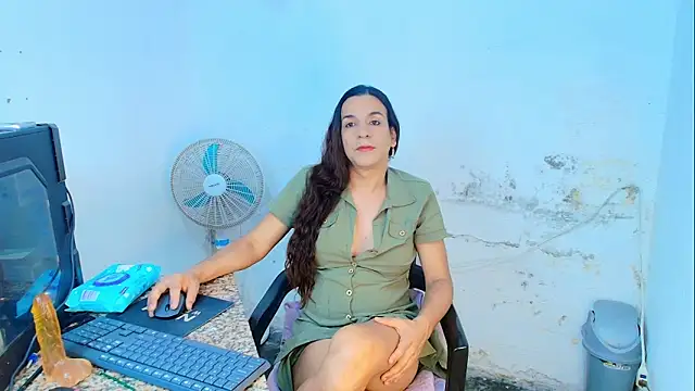 Snapshot of Oh_Tique chatting on 8, 3, 2026 Oh Tique online show from 8, 3, 2026