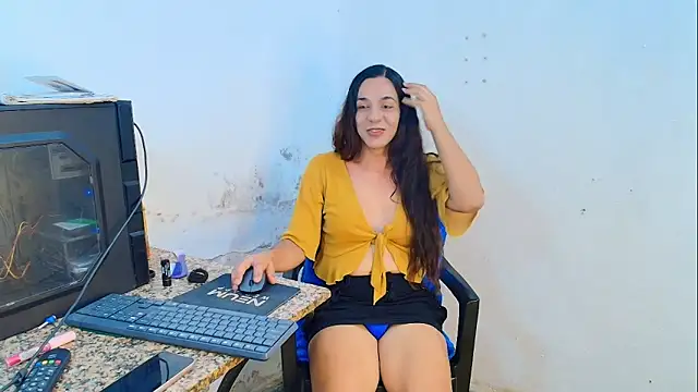 Snapshot of Oh_Tique chatting on 11, 4, 2026 Oh Tique online show from 11, 4, 2026