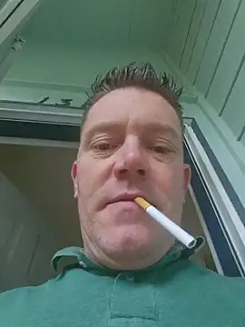 Snapshot of Bigtater1999 chatting on 22, 4, 2026 Bigtater1999 online show from 22, 4, 2026
