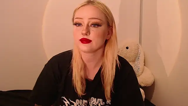 Snapshot of chloe_levine chatting on 10, 9, 2025 chloe levine online show from 10, 9, 2025