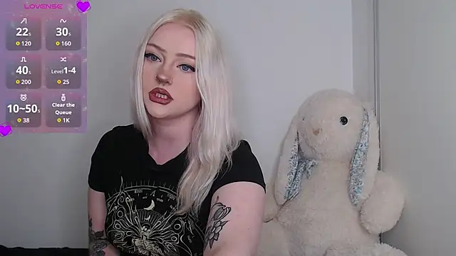 Snapshot of chloe_levine chatting on 20, 9, 2025 chloe levine online show from 20, 9, 2025