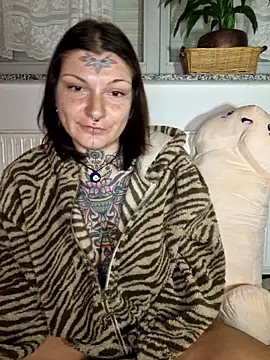 lizzardqueeen online show from 21, 11, 2025