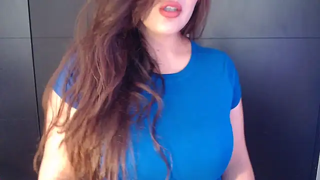 Snapshot of AdharaLujan chatting on 12, 7, 2026 AdharaLujan online show from 12, 7, 2026