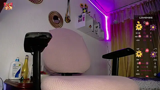 Snapshot of Soffy-brooks chatting on 9, 12, 2024 Soffy-brooks online show from 9, 12, 2024