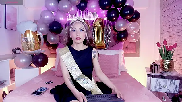 EmmaWilder online show from 3, 11, 2025