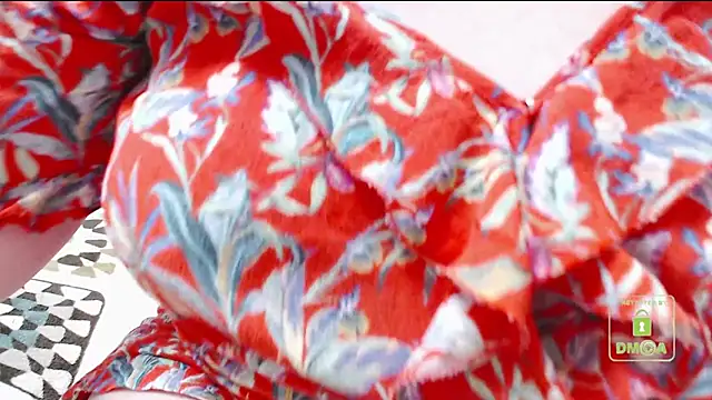 cute and hot online show from 2, 2, 2025