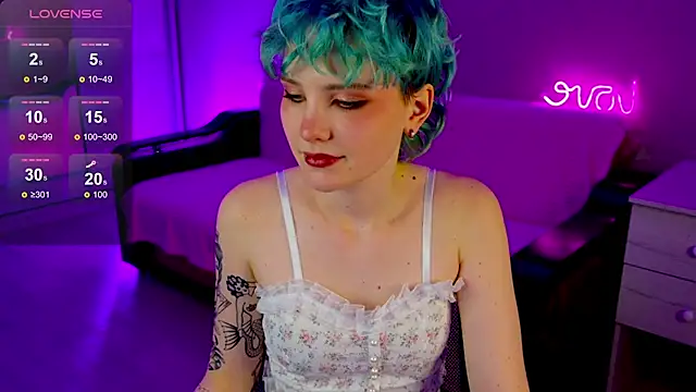 Snapshot of School_Love chatting on 8, 12, 2024 School Love online show from 8, 12, 2024