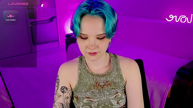 Snapshot of School_Love chatting on 5, 2, 2025 School Love online show from 5, 2, 2025