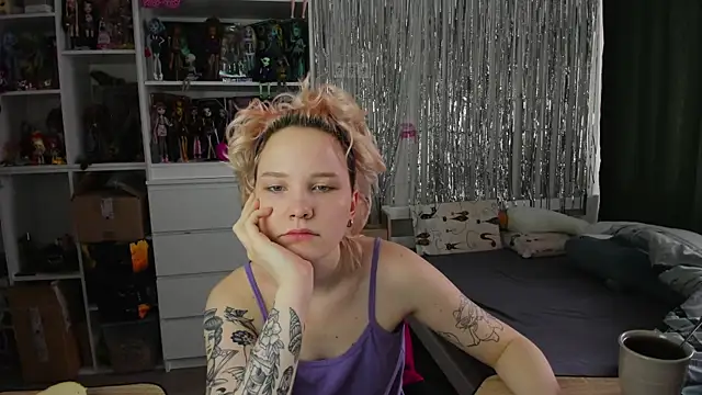 School Love online show from 2, 4, 2026