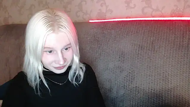 Snapshot of EnigmaSee chatting on 1, 5, 2026 EnigmaSee online show from 1, 5, 2026