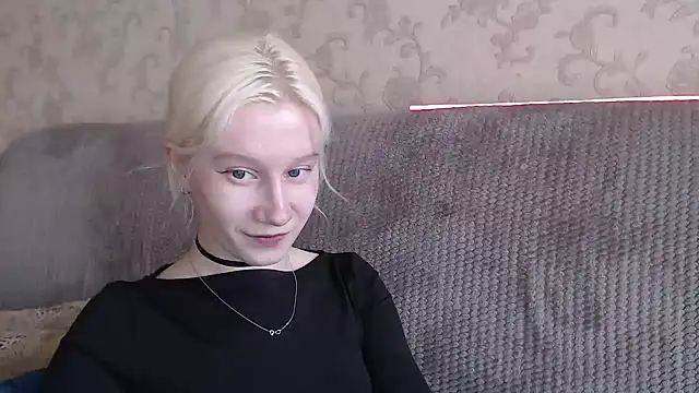 Snapshot of EnigmaSee chatting on 3, 5, 2026 EnigmaSee online show from 3, 5, 2026