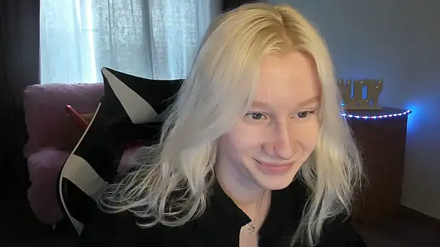 Snapshot of EnigmaSee chatting on 14, 6, 2026 EnigmaSee online show from 14, 6, 2026
