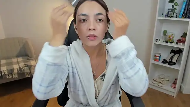  BellaEvans  online show from 29, 10, 2025