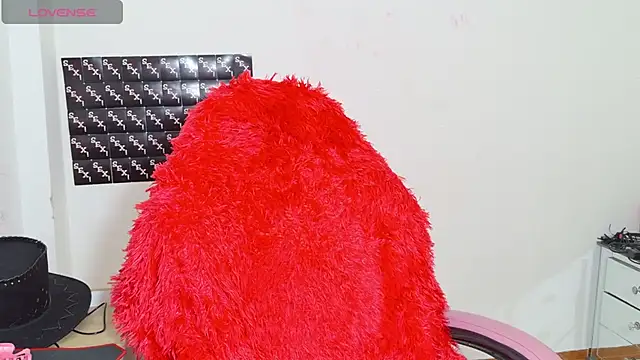 RoxaneEvans  online show from 6, 11, 2025