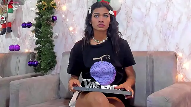 Snapshot of BarbieHotLaura chatting on 10, 12, 2024 BarbieHotLaura online show from 10, 12, 2024