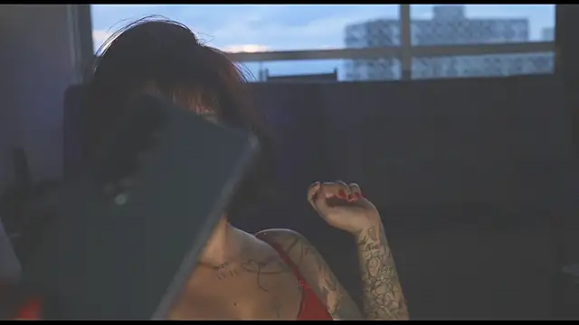 LorenRosse online show from 7, 1, 2026