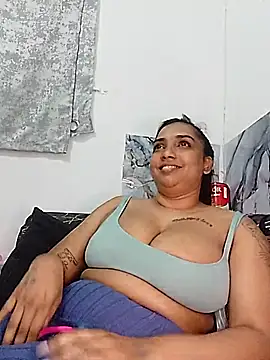 GORGEOUSLIPS online show from 3, 12, 2025