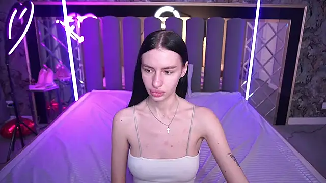 Snow WhiteeeX online show from 11, 4, 2026