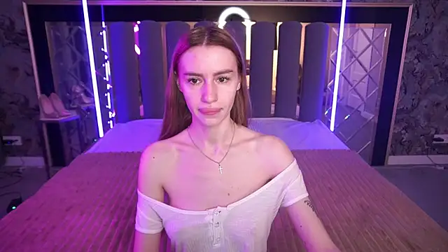 Snow WhiteeeX online show from 18, 5, 2026