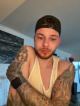 Snapshot of hottwoboys chatting on 13, 4, 2026 hottwoboys online show from 13, 4, 2026