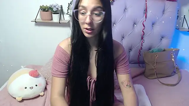 Snapshot of Freyja_01 chatting on 8, 2, 2025 Freyja 01 online show from 8, 2, 2025