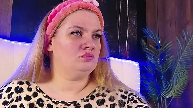 MelanieBrownn online show from 16, 4, 2026