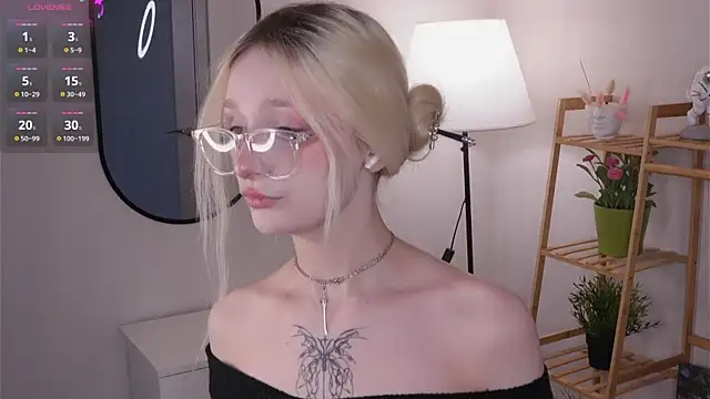 Snapshot of Naughty__Couplles chatting on 20, 2, 2026 Naughty Couplles online show from 20, 2, 2026