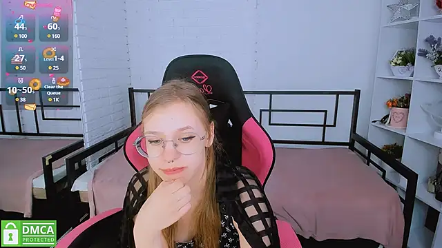 LayriantaVee online show from 11, 3, 2025