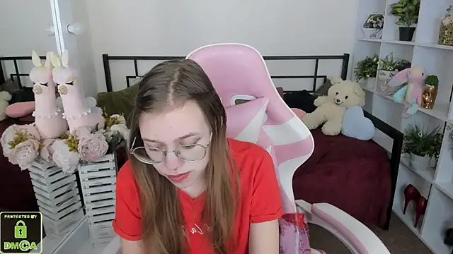 LayriantaVee online show from 8, 4, 2026
