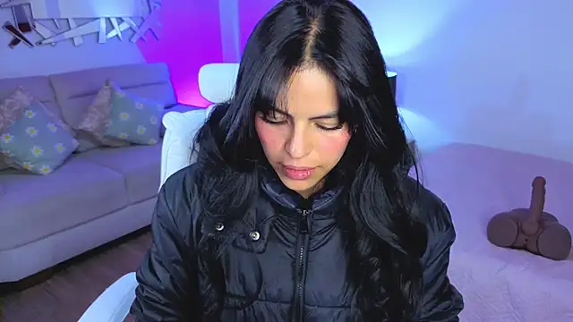 Eliie Ruizz online show from 10, 4, 2026