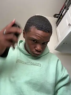 Snapshot of TransboyJay chatting on 18, 11, 2025 TransboyJay online show from 18, 11, 2025