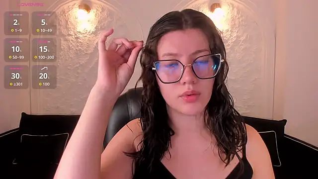 Snapshot of AmberFarrell chatting on 17, 4, 2026 AmberFarrell online show from 17, 4, 2026