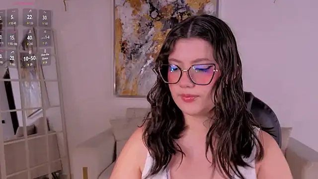 Snapshot of AmberFarrell chatting on 7, 5, 2026 AmberFarrell online show from 7, 5, 2026
