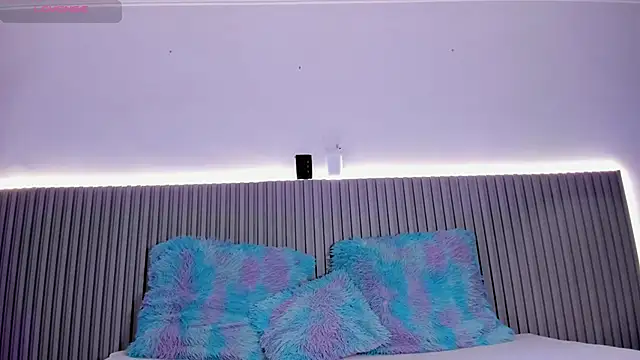 valentina lux online show from 8, 1, 2026