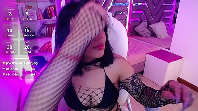 AliceWalker 11 online show from 1, 2, 2025