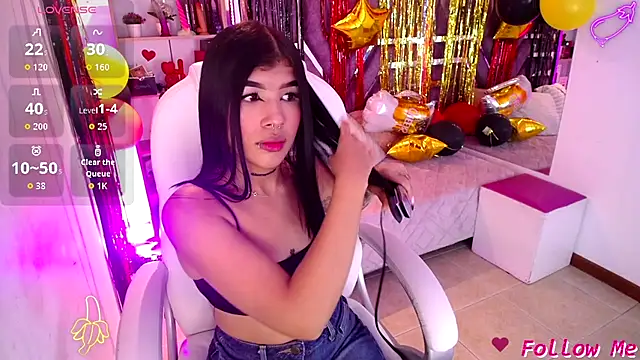 AliceWalker 11 online show from 1, 10, 2025