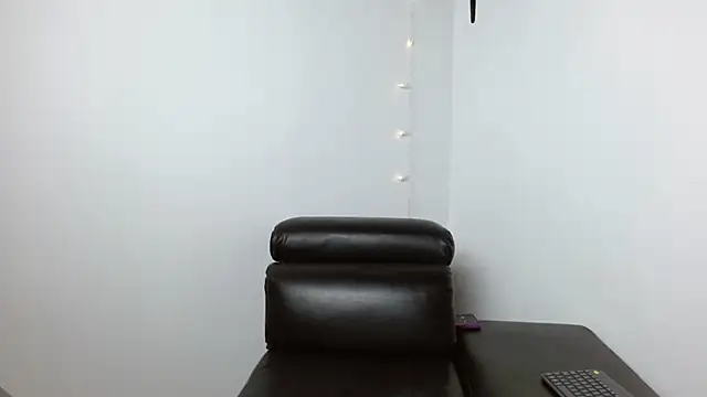 JhoanitaCats online show from 9, 12, 2024