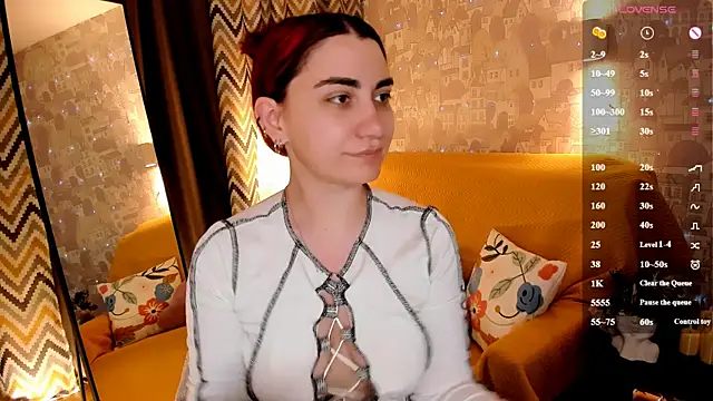 Snapshot of hannacheekss_ chatting on 7, 7, 2026 hannacheekss online show from 7, 7, 2026