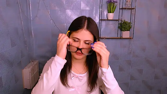 AliceSexyyy  online show from 6, 1, 2025