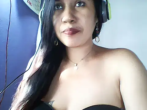 Snapshot of layanah12 chatting on 10, 4, 2026 layanah12 online show from 10, 4, 2026