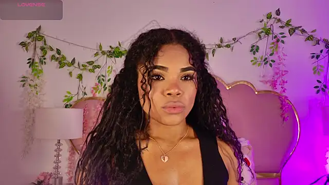 Snapshot of NahiaraReina chatting on 7, 5, 2026 NahiaraReina online show from 7, 5, 2026