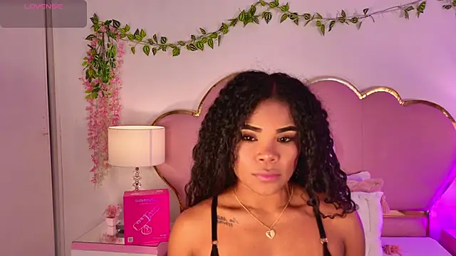 Snapshot of NahiaraReina chatting on 26, 5, 2026 NahiaraReina online show from 26, 5, 2026