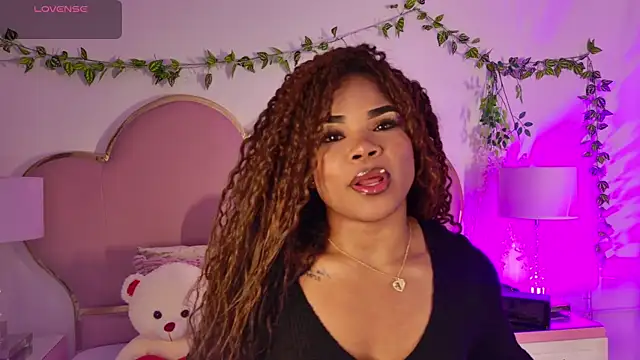 Snapshot of NahiaraReina chatting on 23, 6, 2026 NahiaraReina online show from 23, 6, 2026