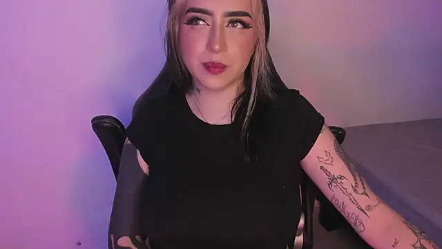 AnnikaMerliahh  online show from 13, 11, 2025