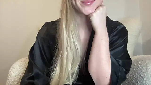 Snapshot of YourGreekAnna chatting on 25, 1, 2025 YourGreekAnna online show from 25, 1, 2025