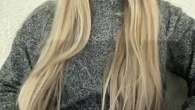 Snapshot of YourGreekAnna chatting on 11, 11, 2025 YourGreekAnna online show from 11, 11, 2025