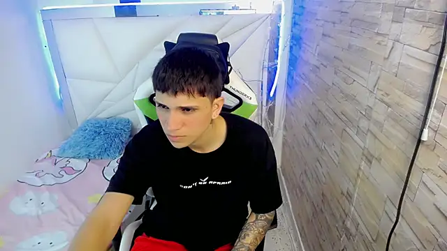 Brayan lopezz online show from 18, 1, 2025