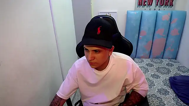 Snapshot of Brayan_lopezz chatting on 5, 5, 2026 Brayan lopezz online show from 5, 5, 2026