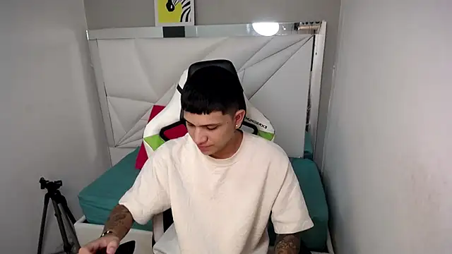 Snapshot of Brayan_lopezz chatting on 4, 7, 2026 Brayan lopezz online show from 4, 7, 2026
